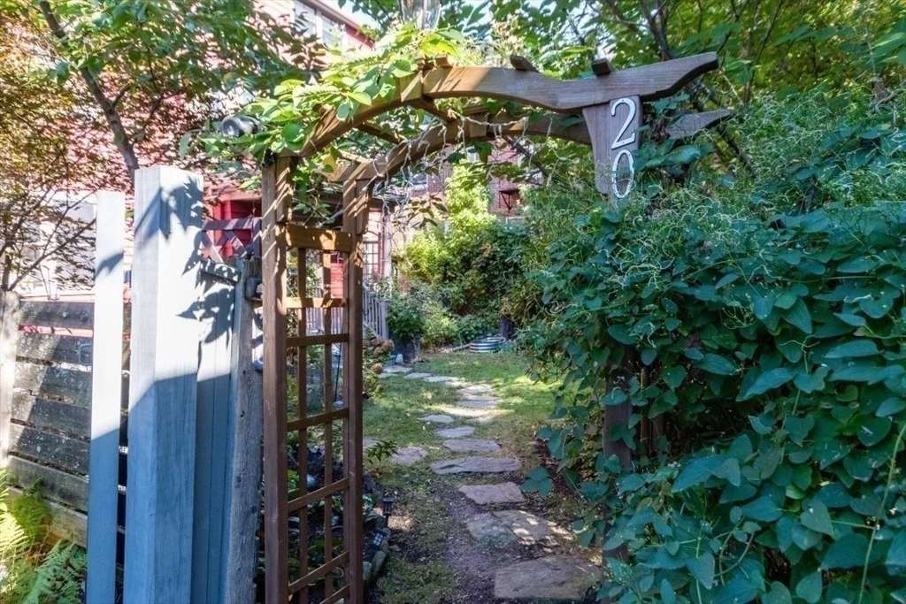 Photo of 20 Maynard Pl.