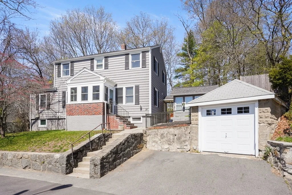 Photo of 37 Violet Ave
