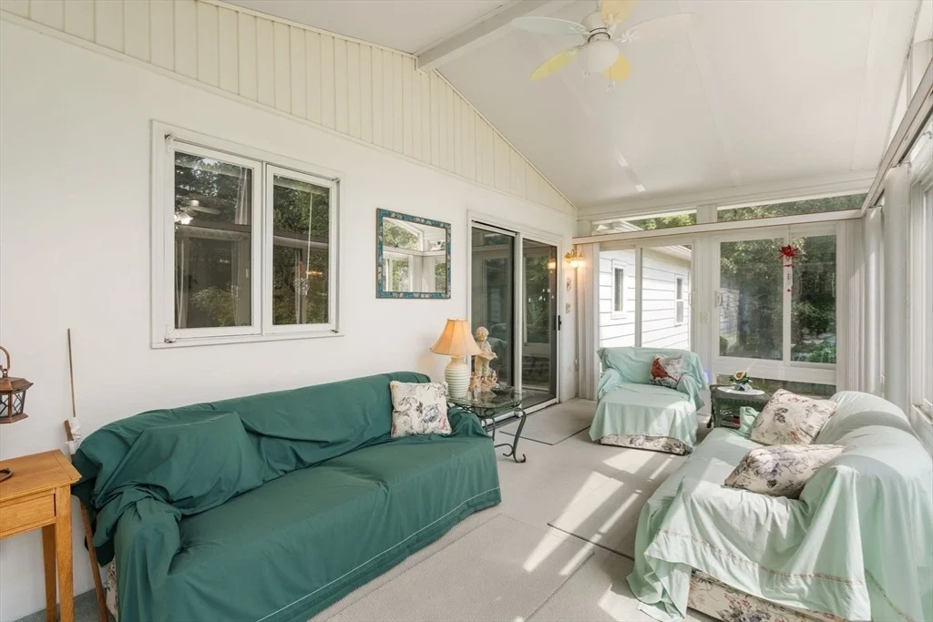 Photo of 749 Alpine Dr