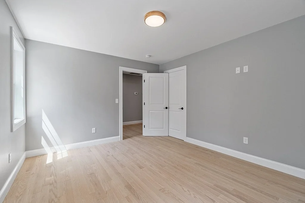 Photo of 383 Delano Rd