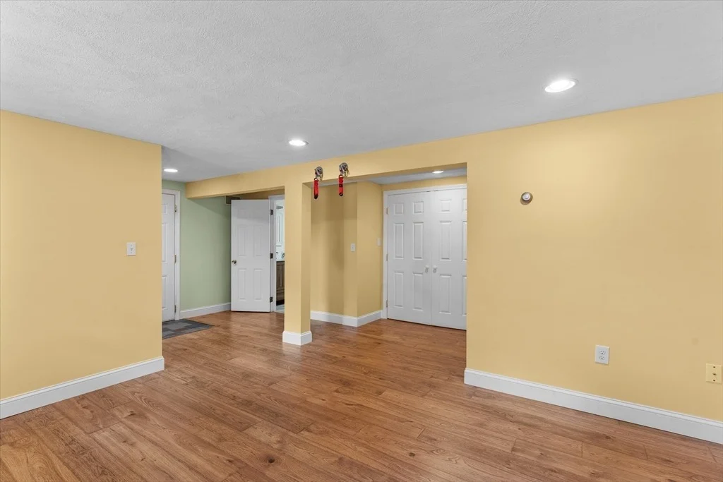 Photo of 9 Brentwood Dr