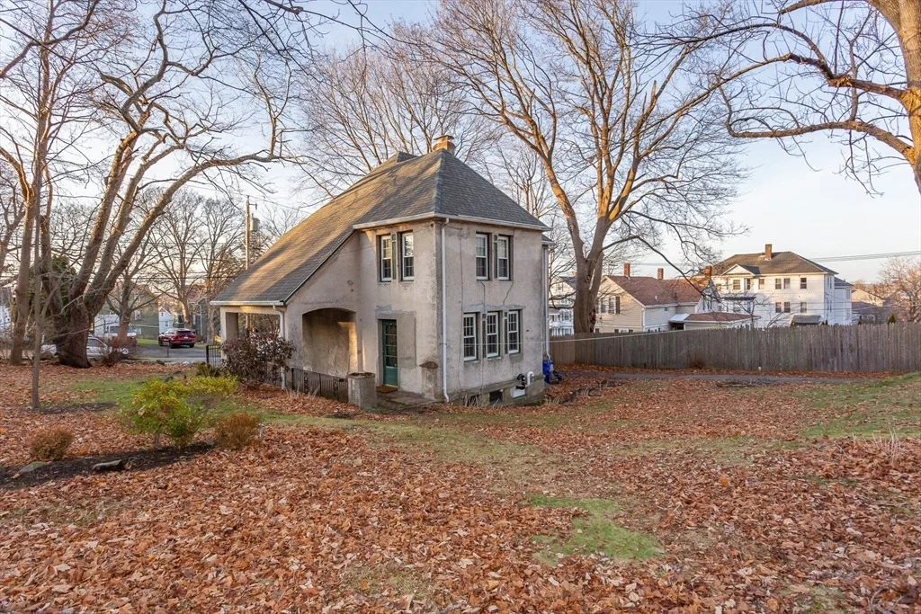 Photo of 909 High St