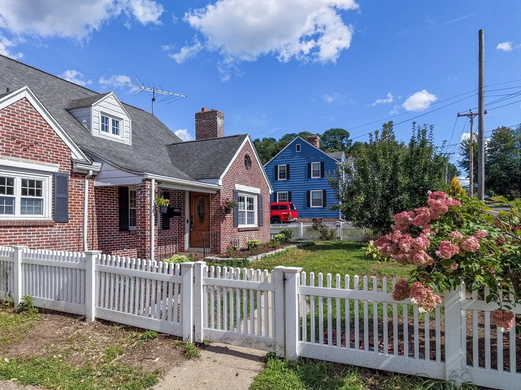 Photo of 115 Saint James Ave