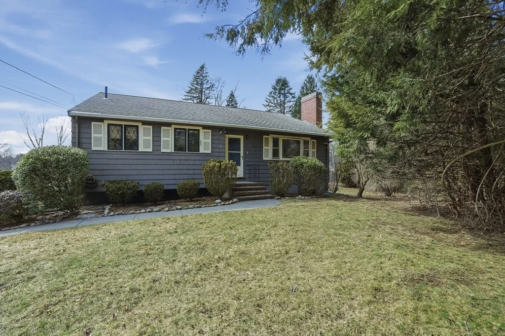 Photo of 6 Pine Knoll Road