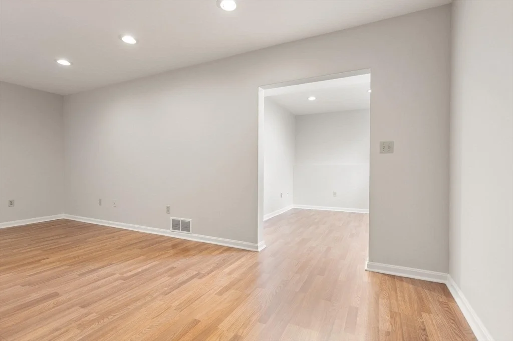 Photo of 54 Long Dr