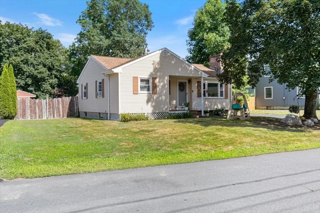 Photo of 3 Cedarwood Ln