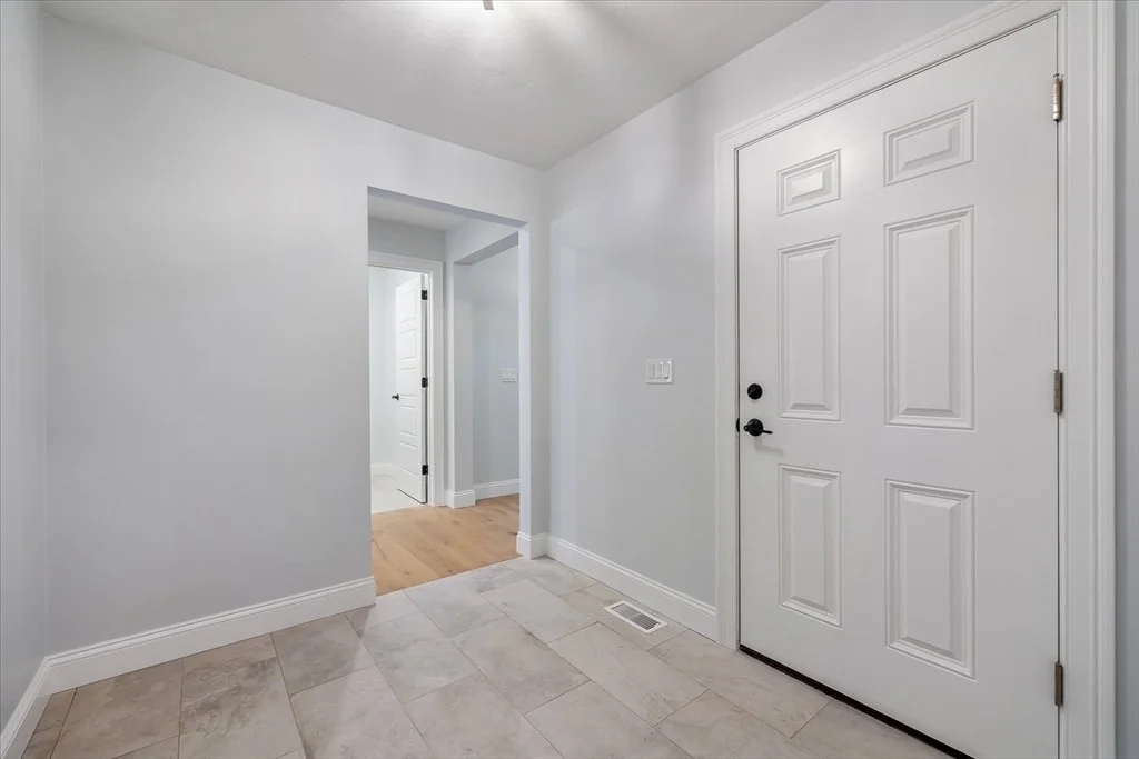 Photo of 170 Ln 8