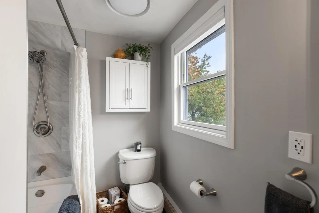 Photo of 35 Lakeside Blvd