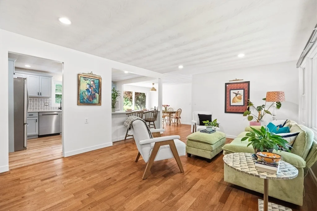 Photo of 38 Ruthellen Rd