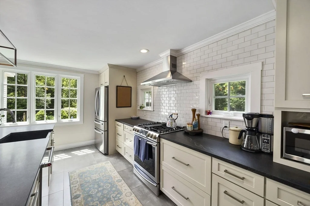 Photo of 807 Summer St