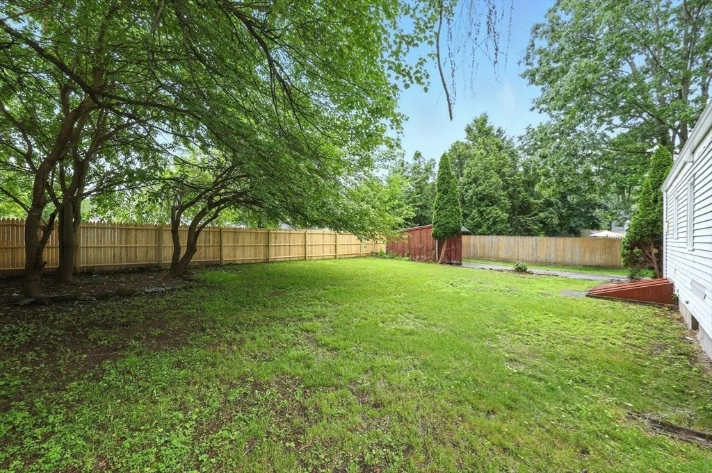 Photo of 147 Quaker St