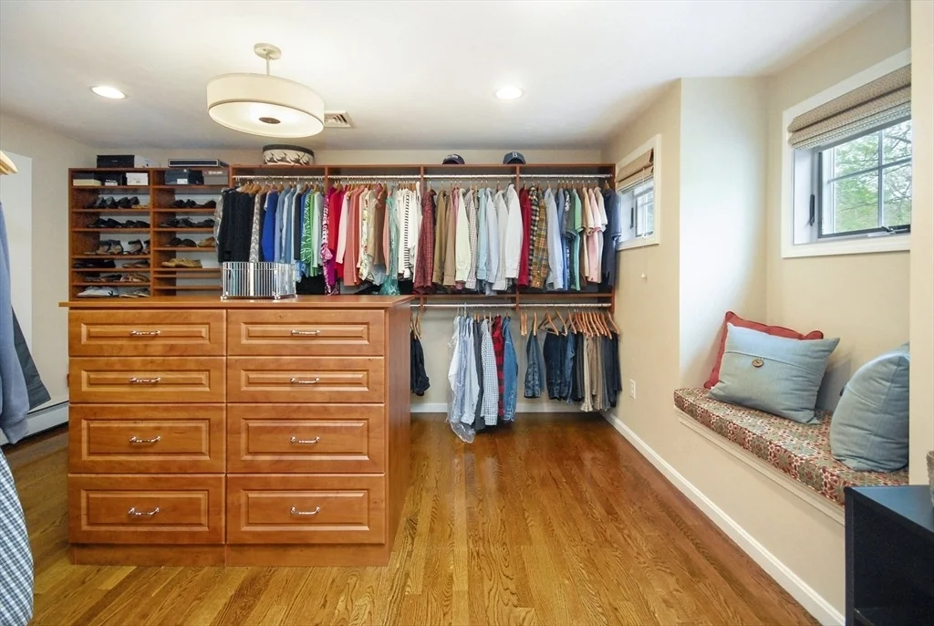 Photo of 2 Blackthorne Cir
