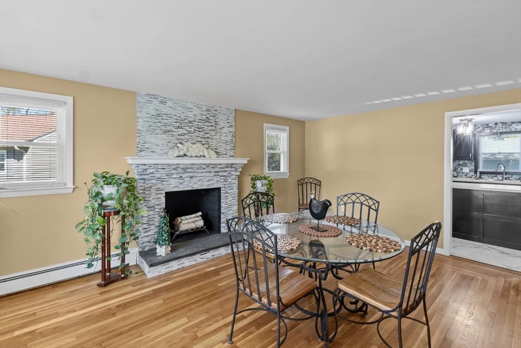 Photo of 136 Phillips Ave