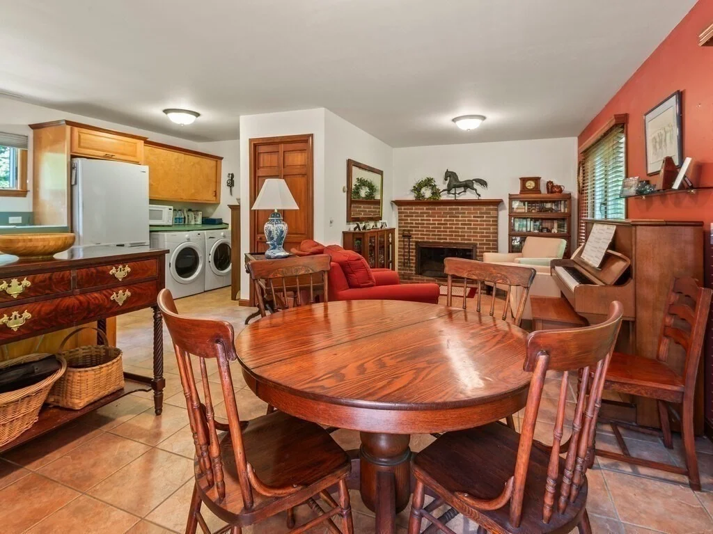 Photo of 189 Maple Avenue