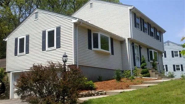 Photo of 8 Meadowbrook Lane