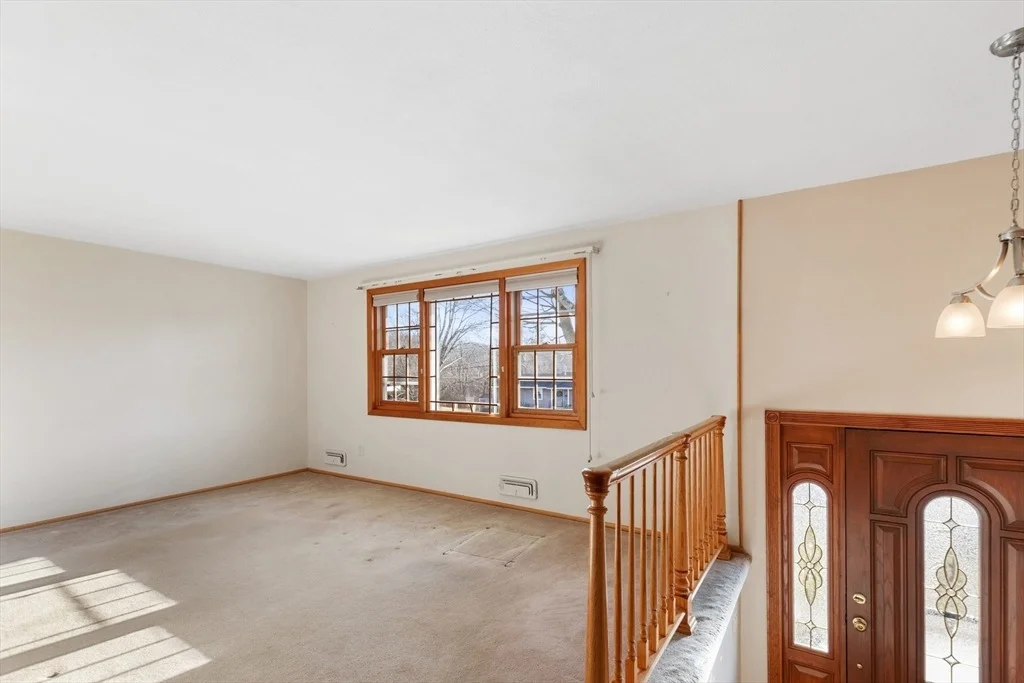 Photo of 10 Paulette Dr