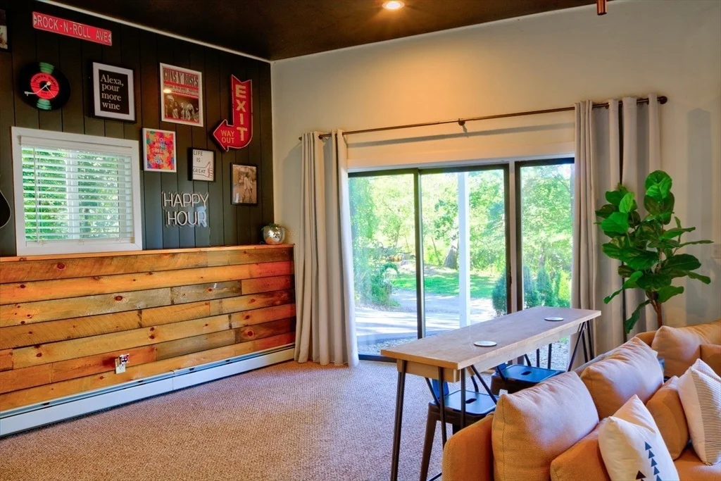 Photo of 8 Sandy Beach Rd