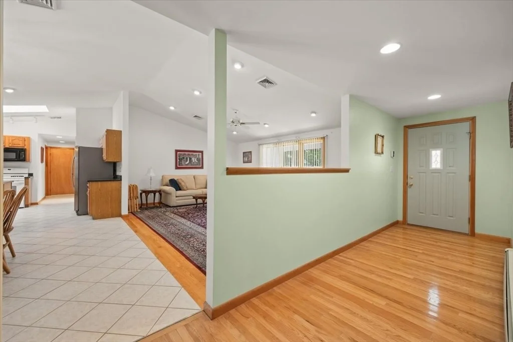 Photo of 8 Sherry Ln