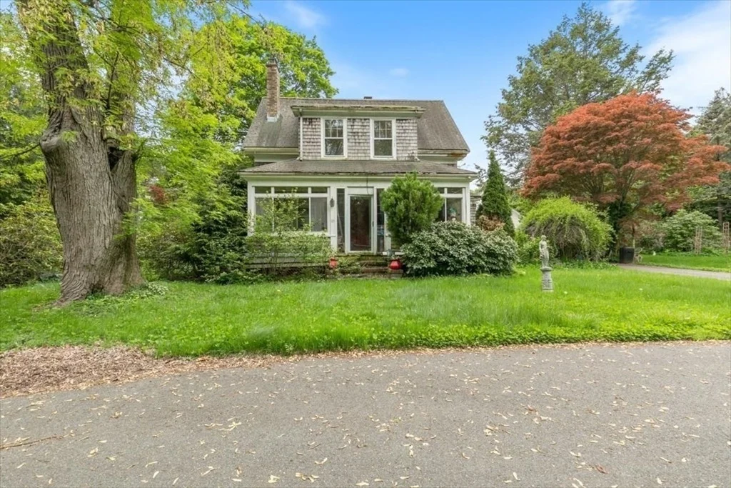 Photo of 42 Maple Street