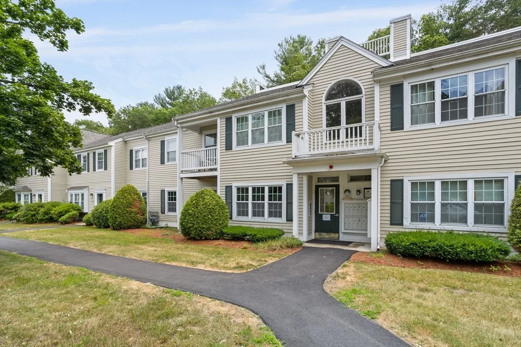 Photo of Unit A at 400 Brookside Dr