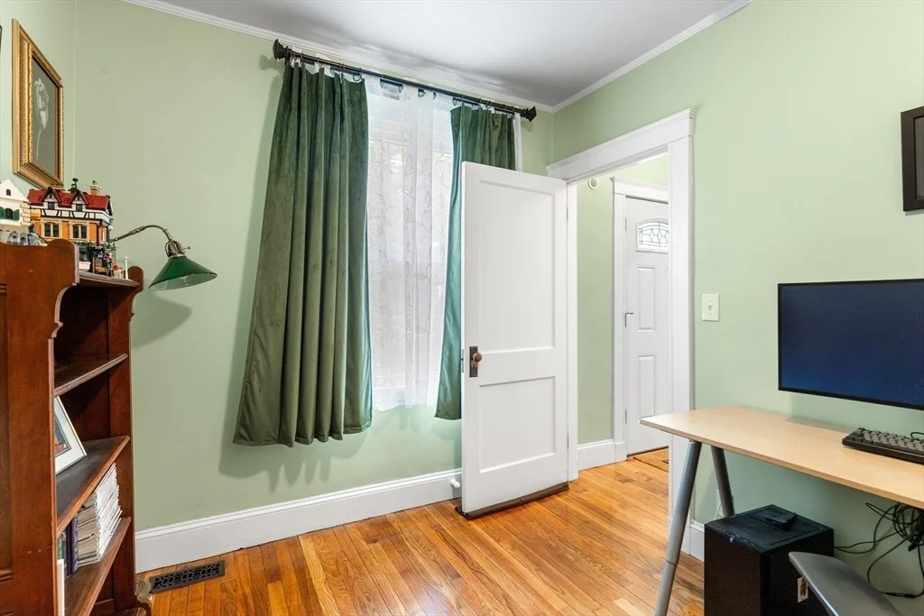 Photo of 304 Lowell Street