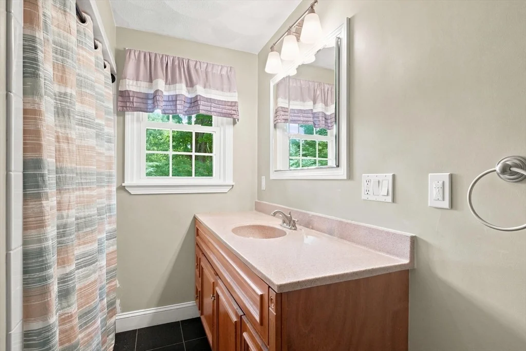 Photo of 52 Oak Ridge Circle