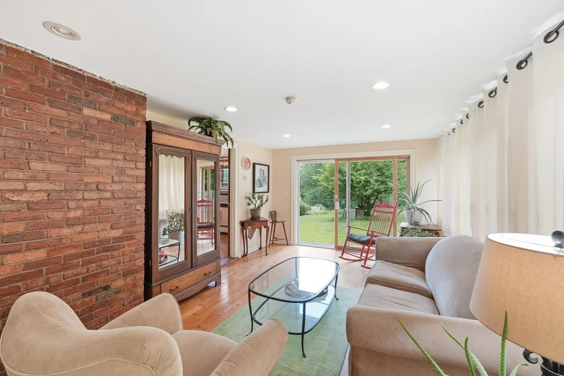 Photo of 12 Summer Hill Rd