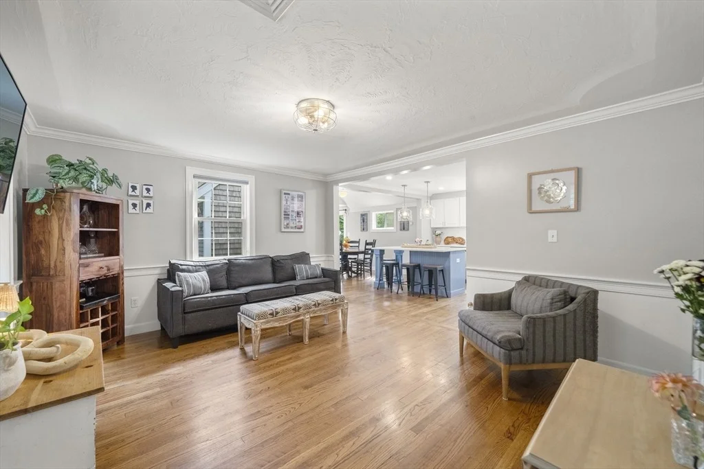 Photo of 595 Forest St