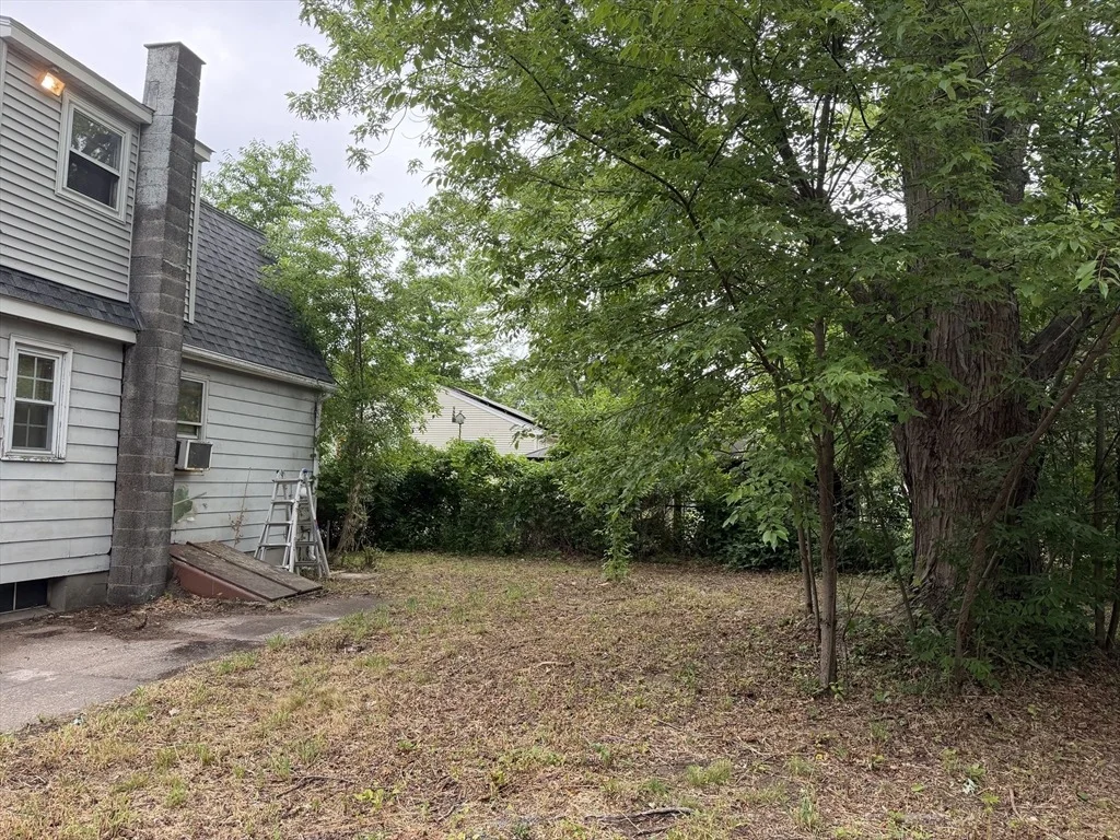 Photo of 8 Peloquin Dr