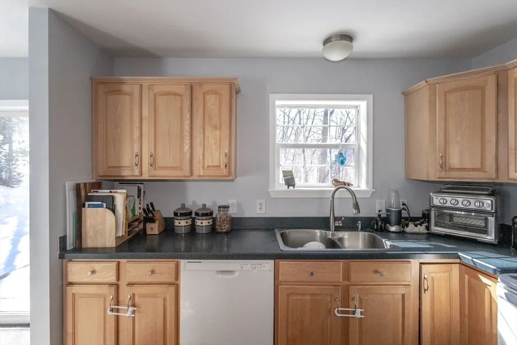 Photo of 497 Riverside Dr