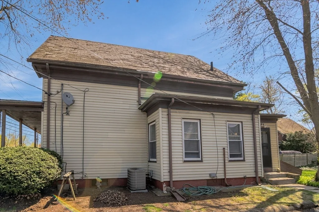 Photo of 385 Centre St