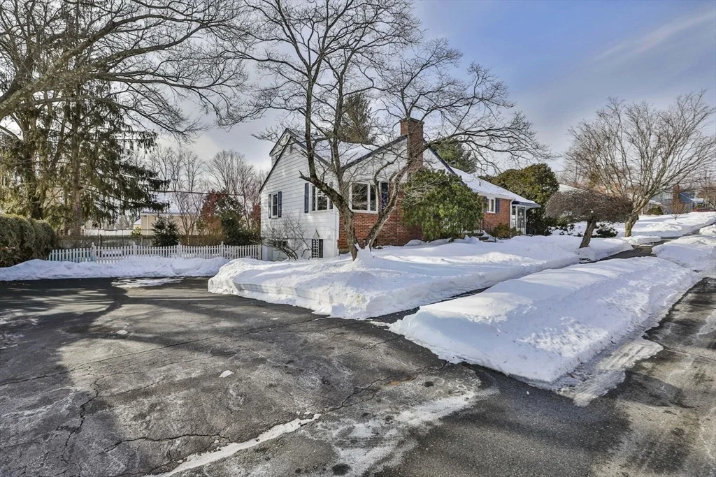 Photo of 67 Woodcrest Dr
