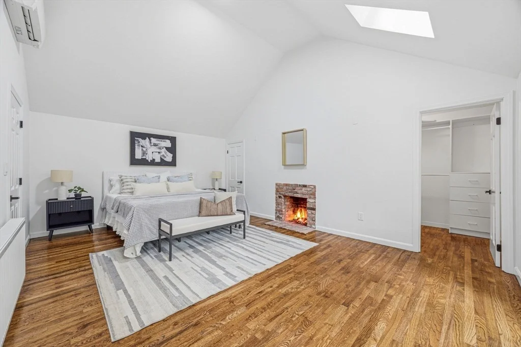 Photo of 105 Georgetown Rd