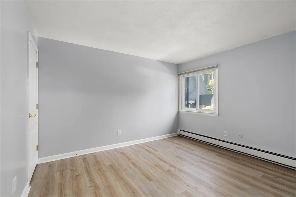 Photo of Unit 405 at 80 Walnut Street