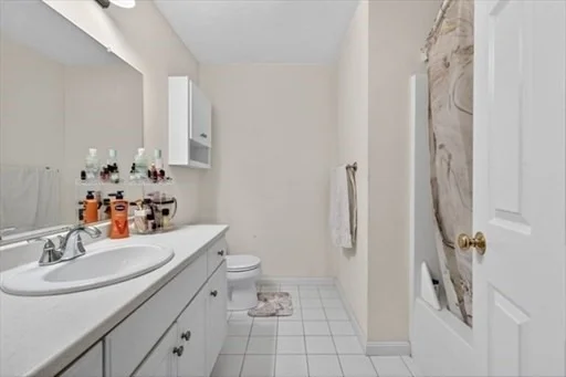 Photo of Unit 1 at 1 Knowlton Circle