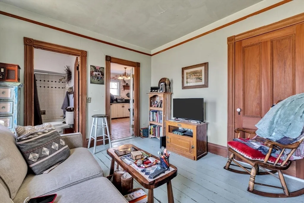 Photo of 2241 Main St