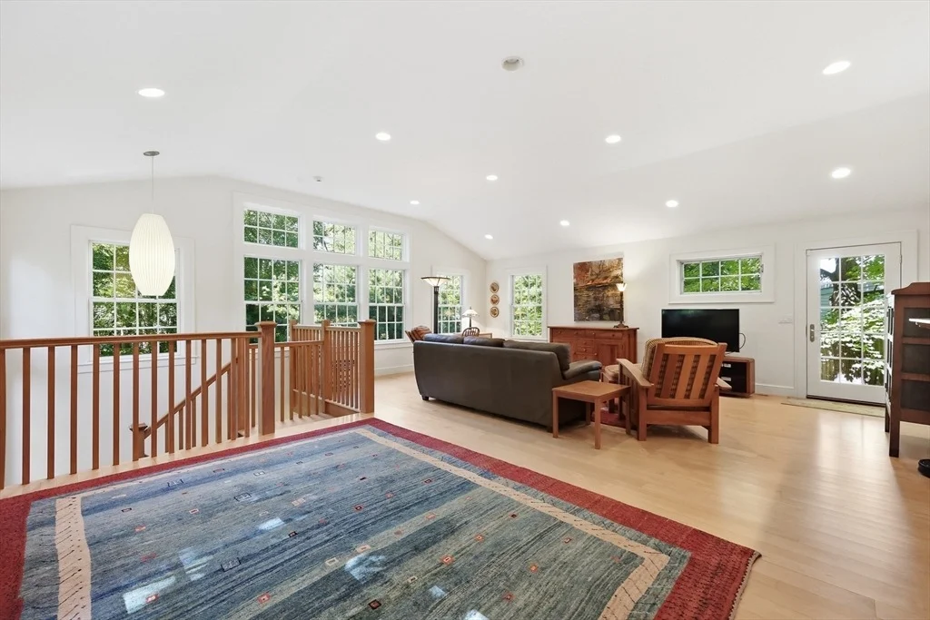 Photo of 77 Pleasantview Avenue
