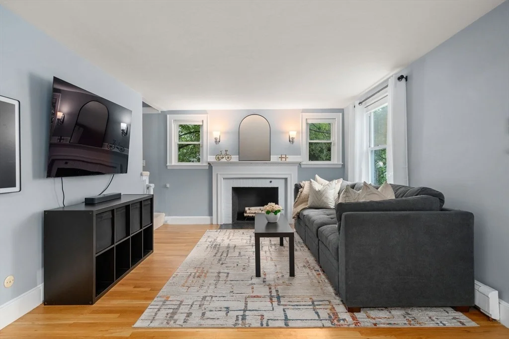 Photo of 55 Joclyn Ave
