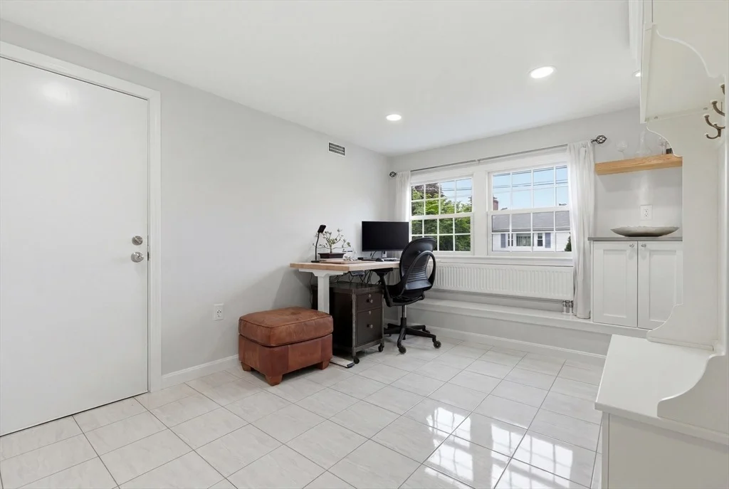 Photo of 66 Phillips Cir