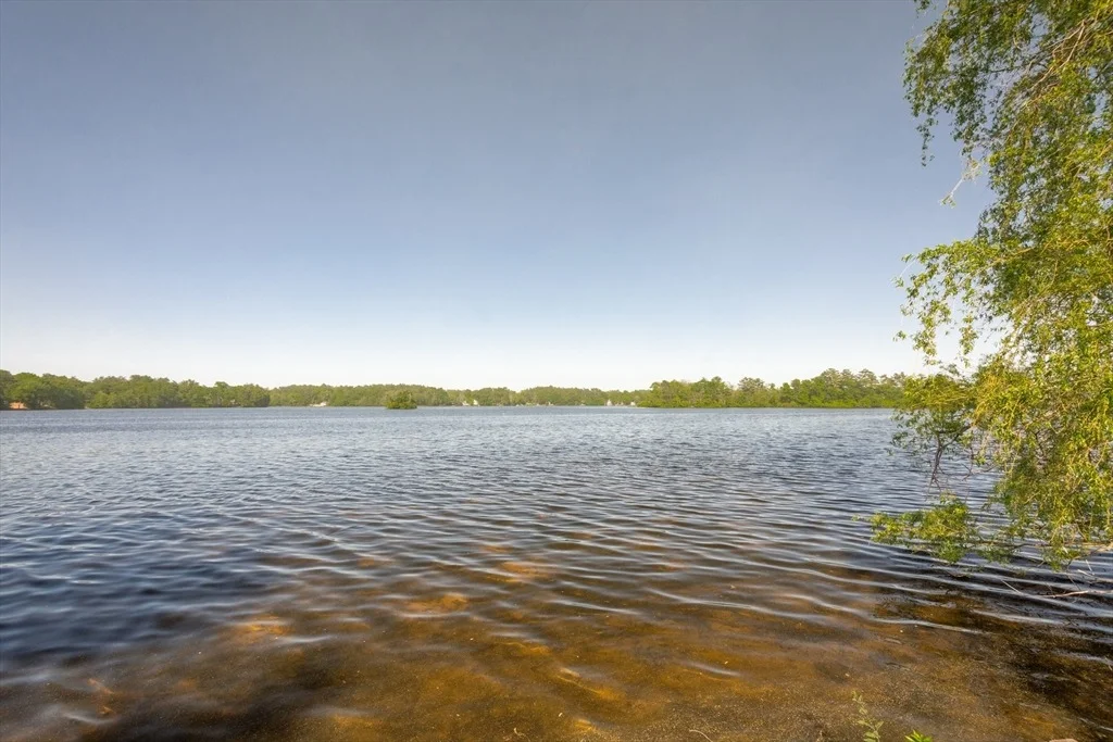 Photo of 254 Lakeside Road