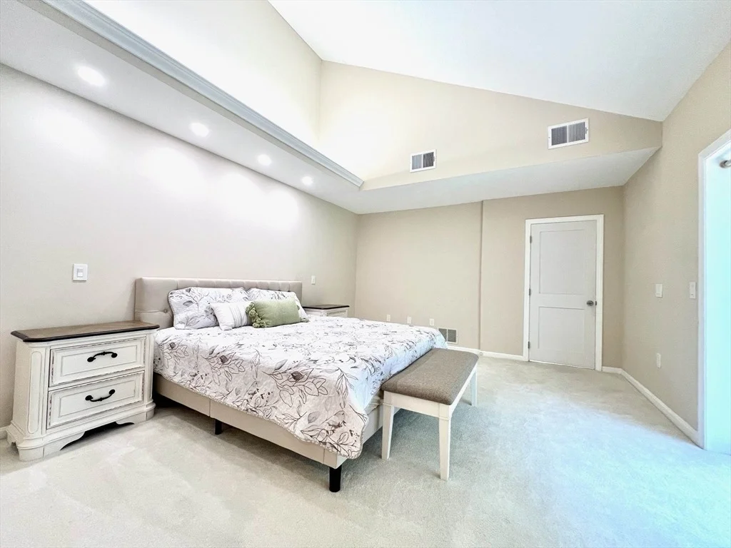 Photo of Unit 194 at 194 Captain Eames Cir