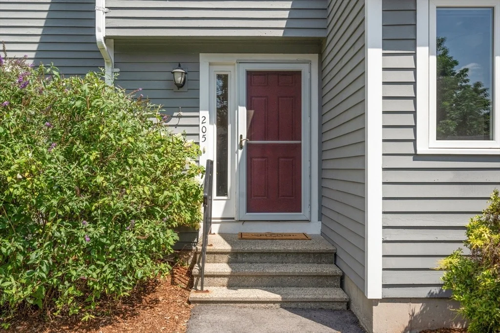 Photo of Unit 205 at 31 Blithewood Ave