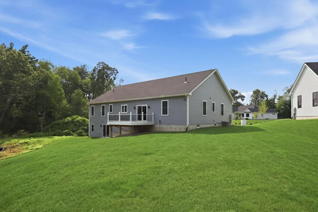 Photo of 17 Silvergrass Ln