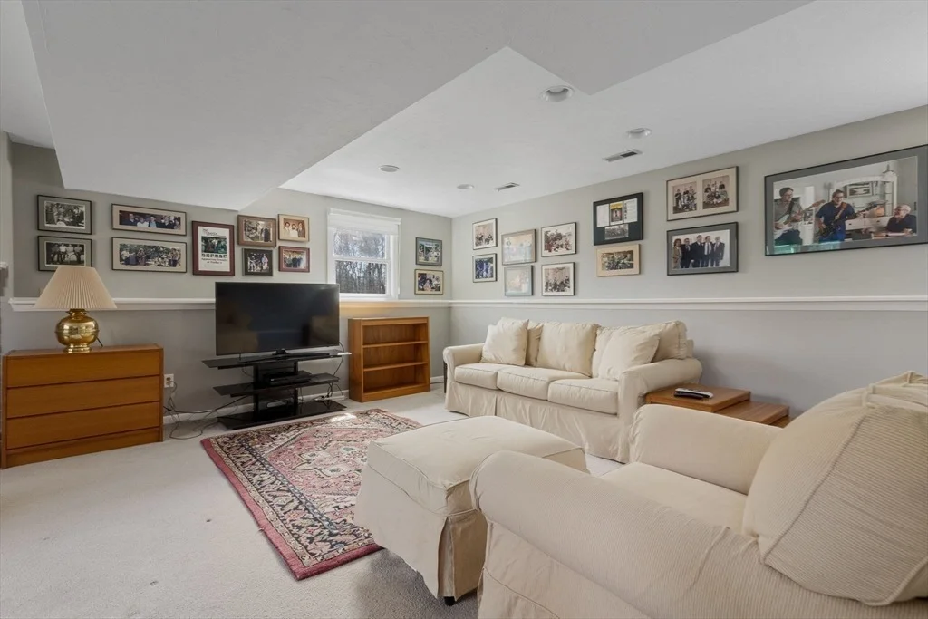 Photo of 14 Borderland Rd