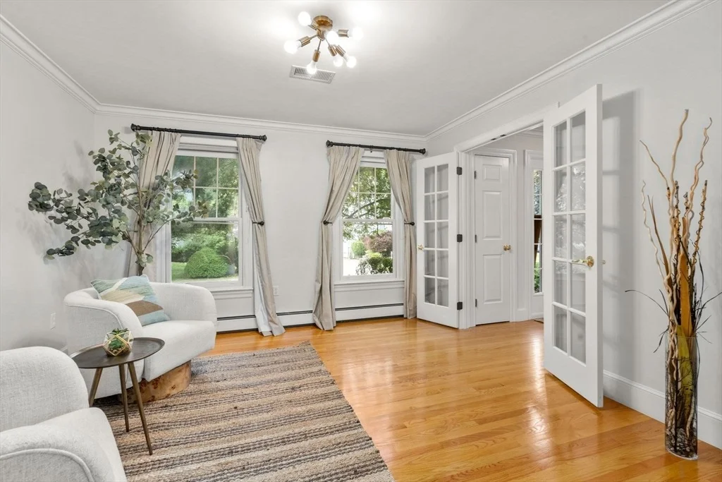Photo of 35 Whitney Avenue