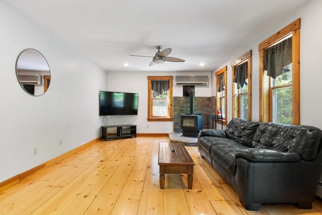 Photo of 1132 Doe Valley Rd