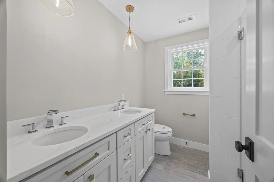 Photo of 128 Old Southbridge Road
