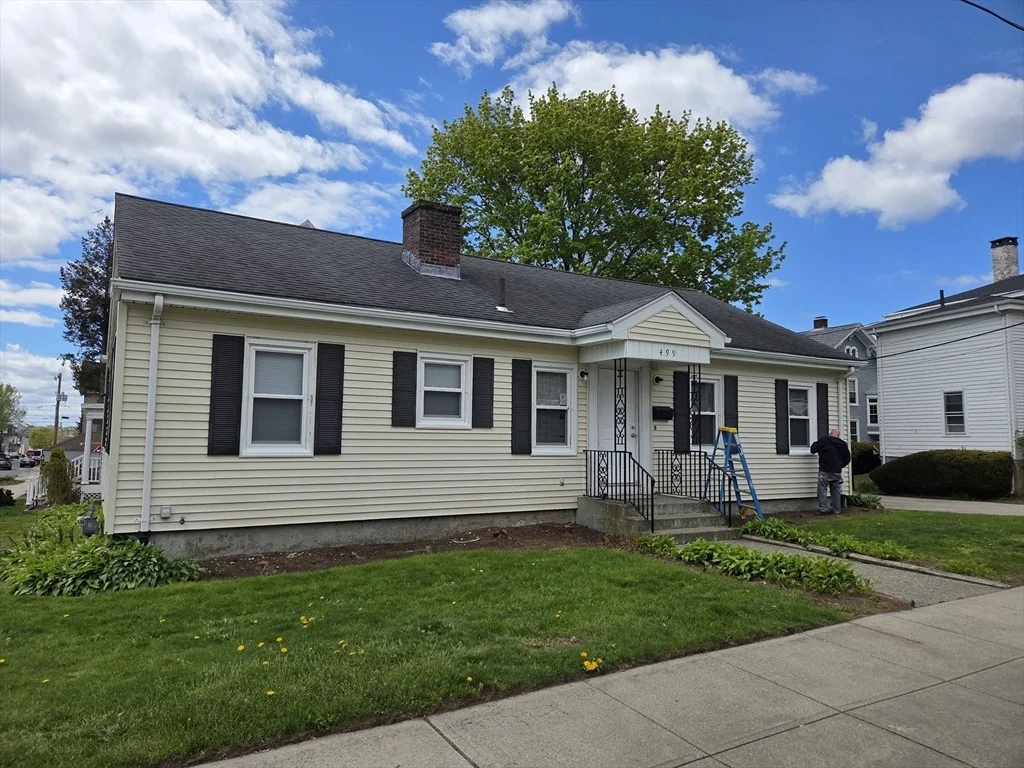 Photo of 499 Maple St
