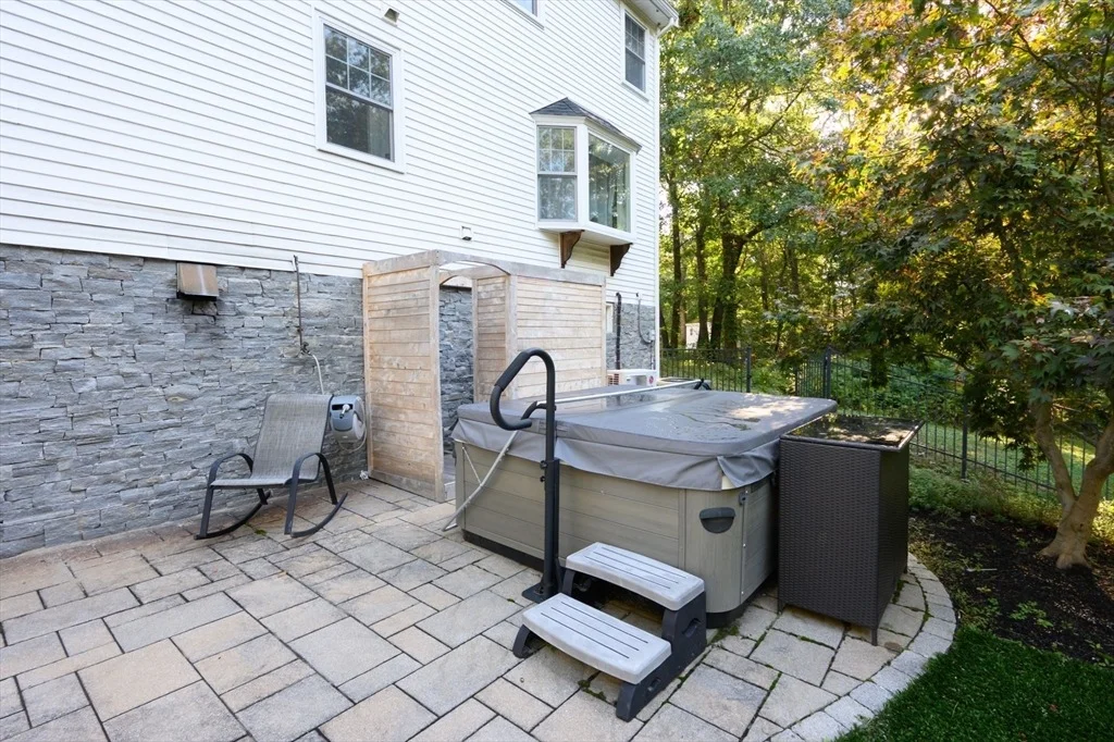 Photo of 1 Geraldine Ln