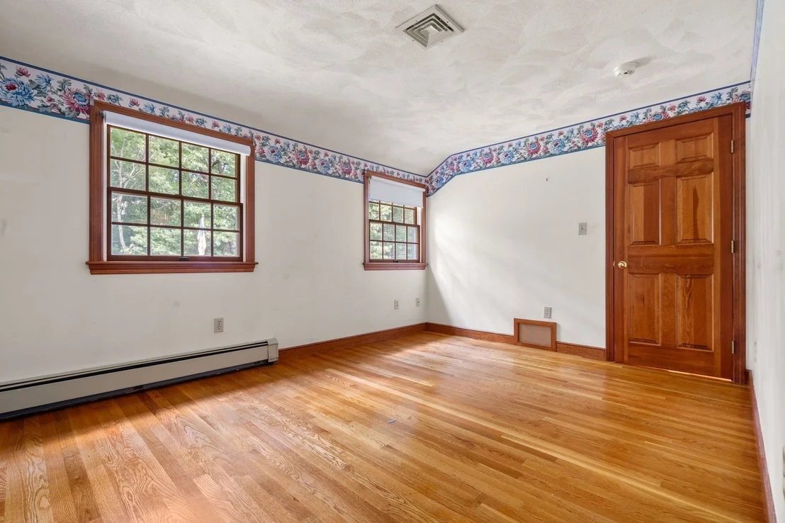 Photo of 681 High Street